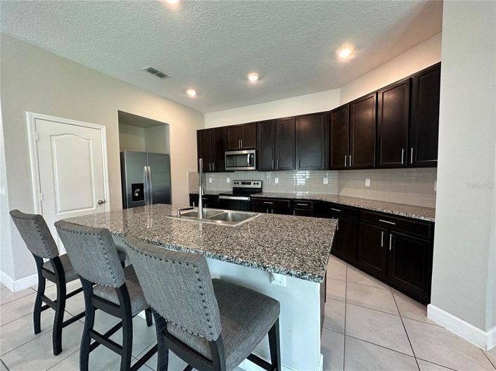 Image No.20-4 Bed Property for sale