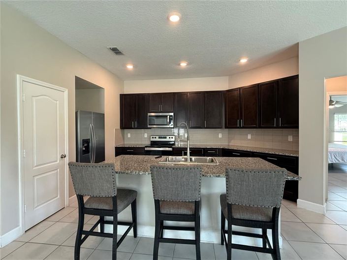 Image No.5-4 Bed Property for sale