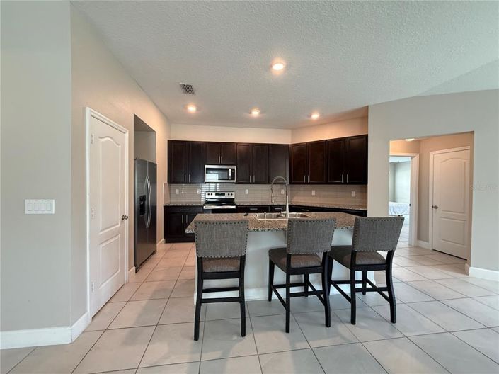 Image No.6-4 Bed Property for sale