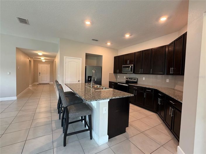 Image No.7-4 Bed Property for sale