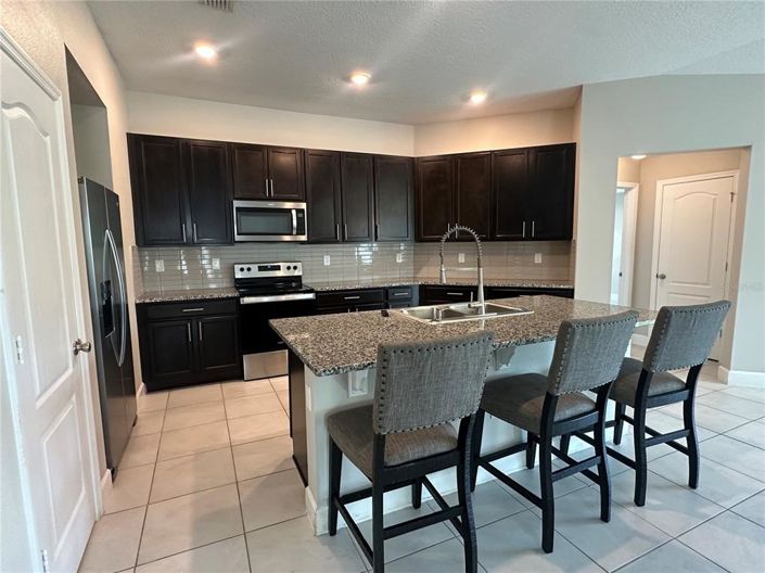 Image No.9-4 Bed Property for sale