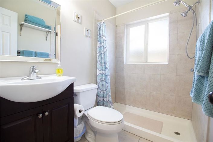 Image No.13-4 Bed Property for sale