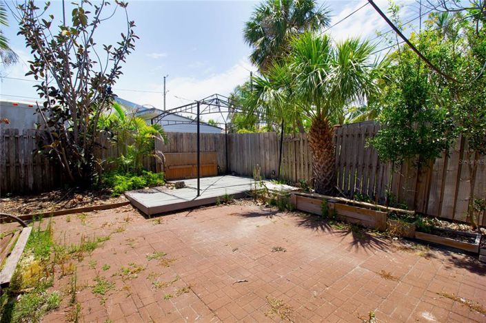 Image No.21-4 Bed Property for sale