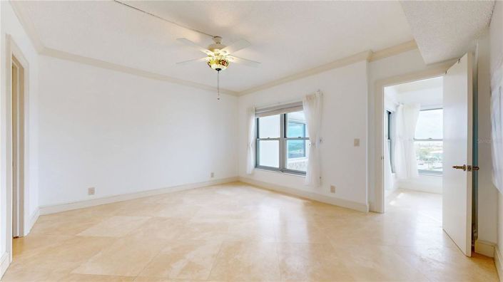 Image No.30-2 Bed Property for sale