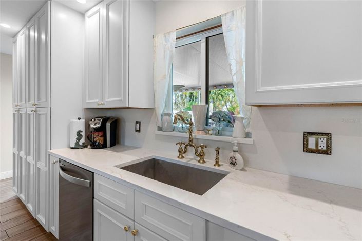 Image No.18-2 Bed Property for sale