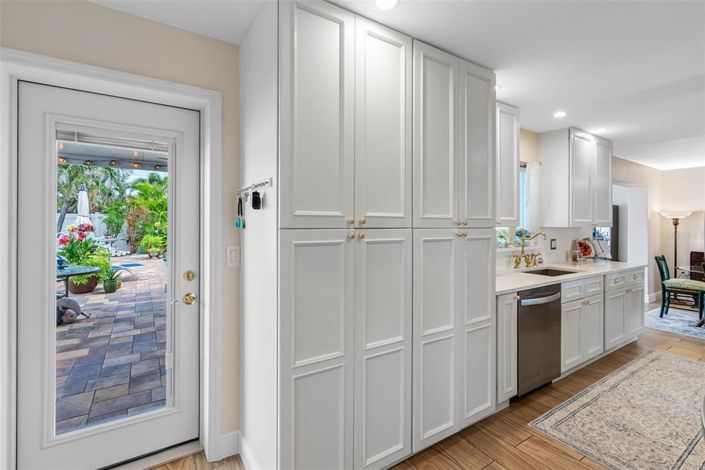 Image No.19-2 Bed Property for sale