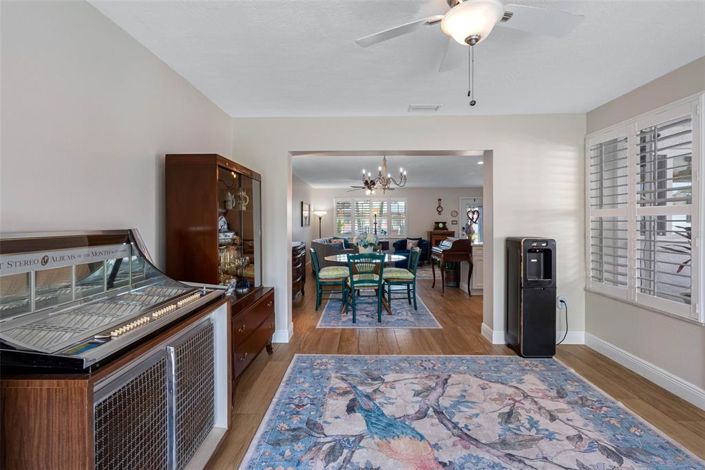 Image No.25-2 Bed Property for sale