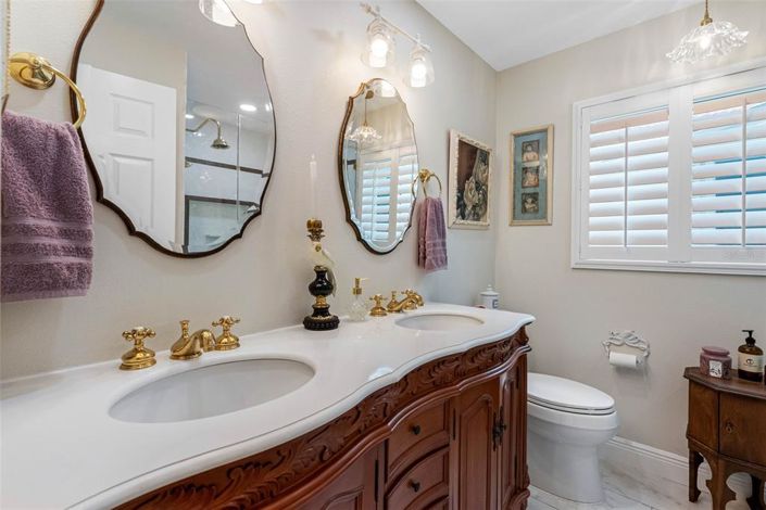 Image No.28-2 Bed Property for sale