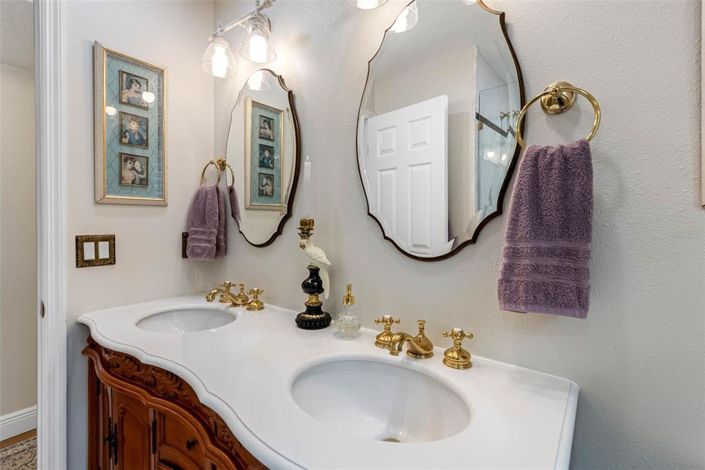 Image No.30-2 Bed Property for sale