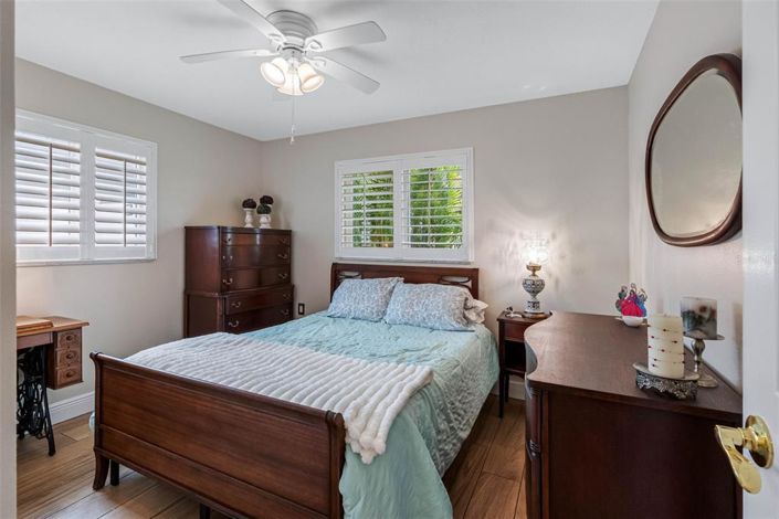 Image No.33-2 Bed Property for sale