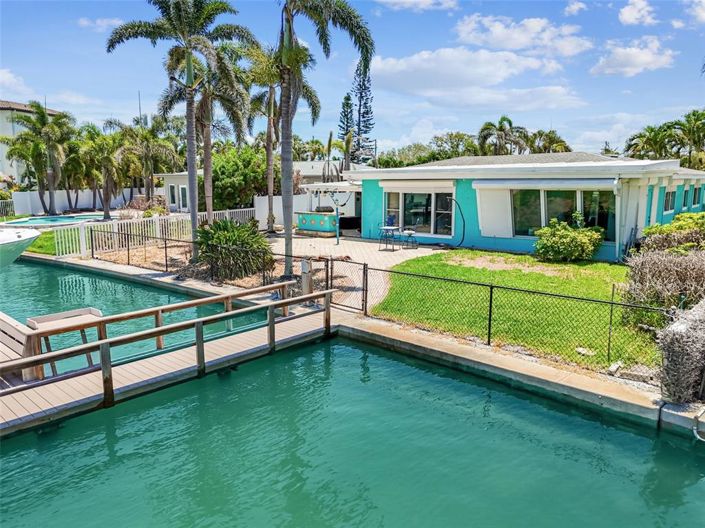 Image No.11-3 Bed Property for sale