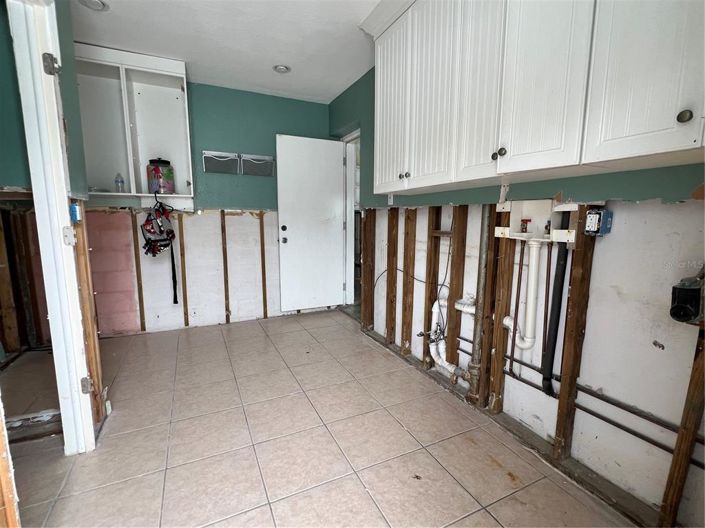 Image No.37-3 Bed Property for sale