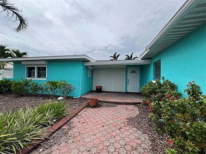 Image No.40-3 Bed Property for sale