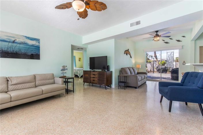 Image No.10-3 Bed Property for sale