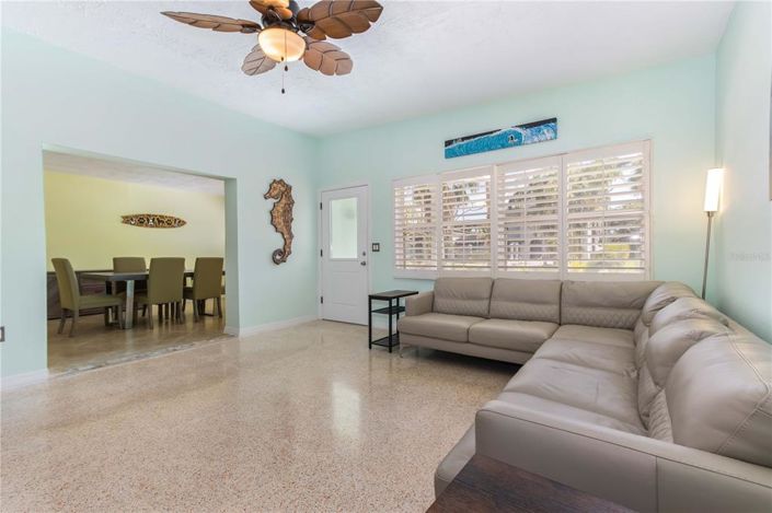 Image No.14-3 Bed Property for sale