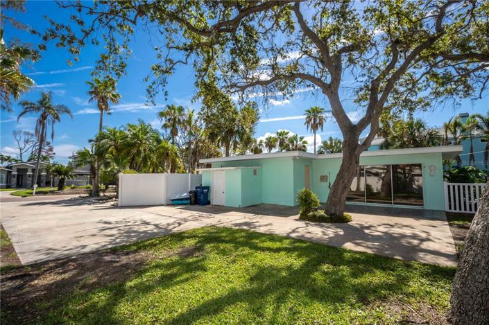 Image No.26-3 Bed Property for sale