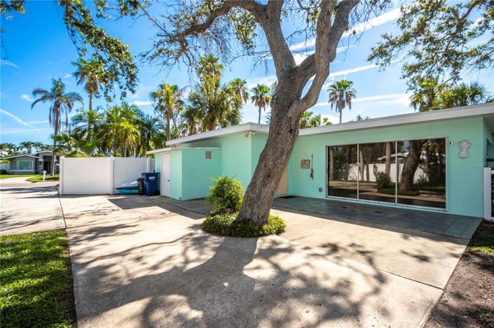 Image No.27-3 Bed Property for sale