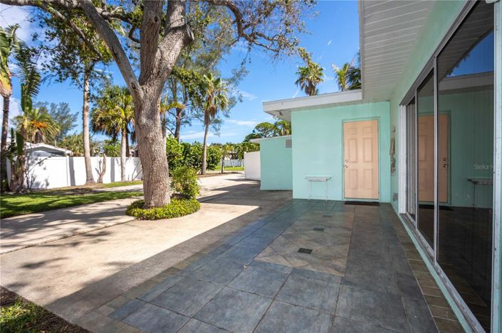 Image No.28-3 Bed Property for sale