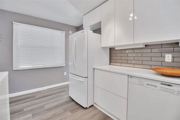 Image No.17-2 Bed Property for sale