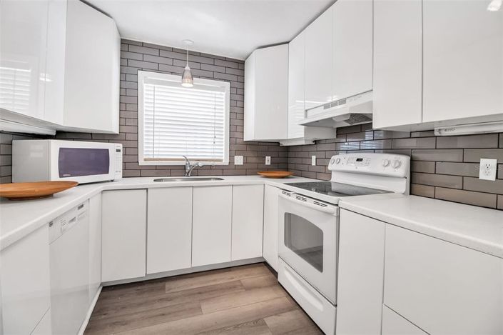 Image No.21-2 Bed Property for sale