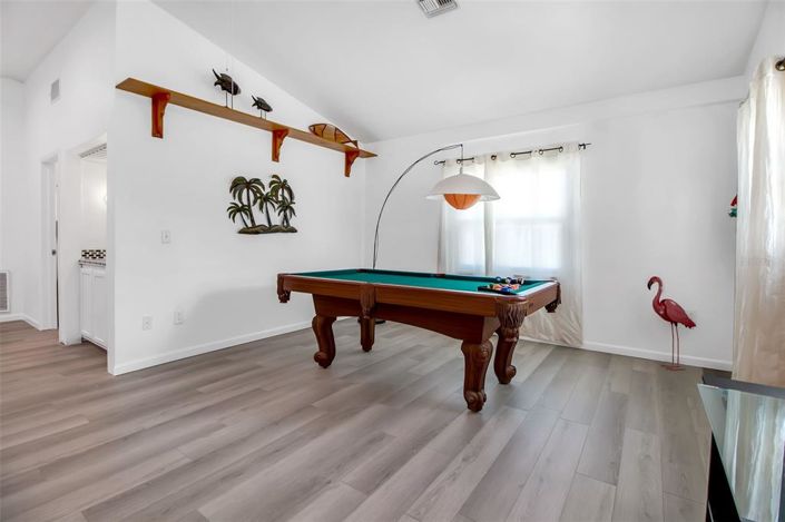 Image No.27-2 Bed Property for sale