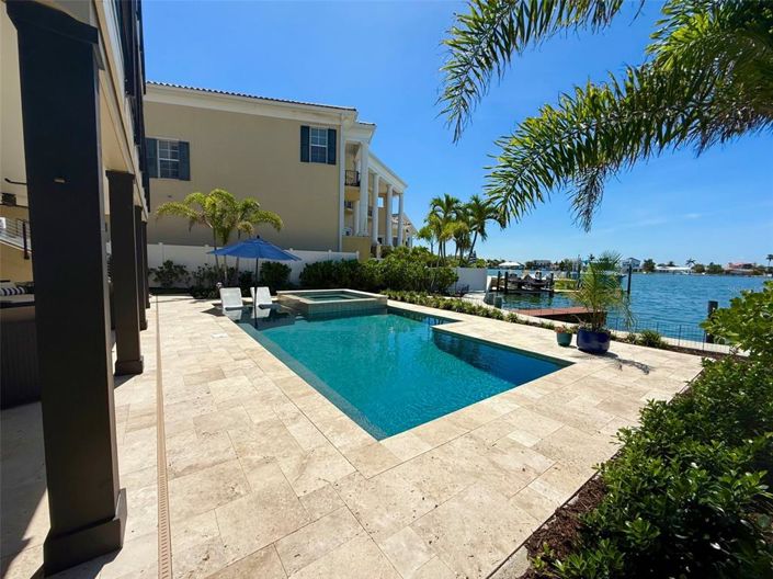 Image No.44-4 Bed Property for sale