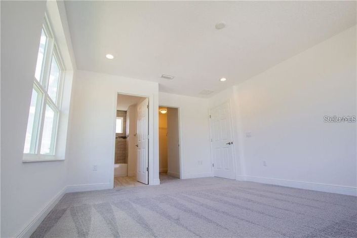 Image No.13-3 Bed Townhouse for sale