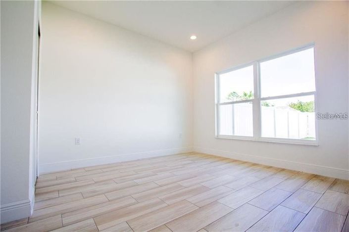 Image No.8-3 Bed Townhouse for sale