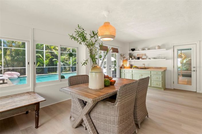 Image No.41-4 Bed Property for sale