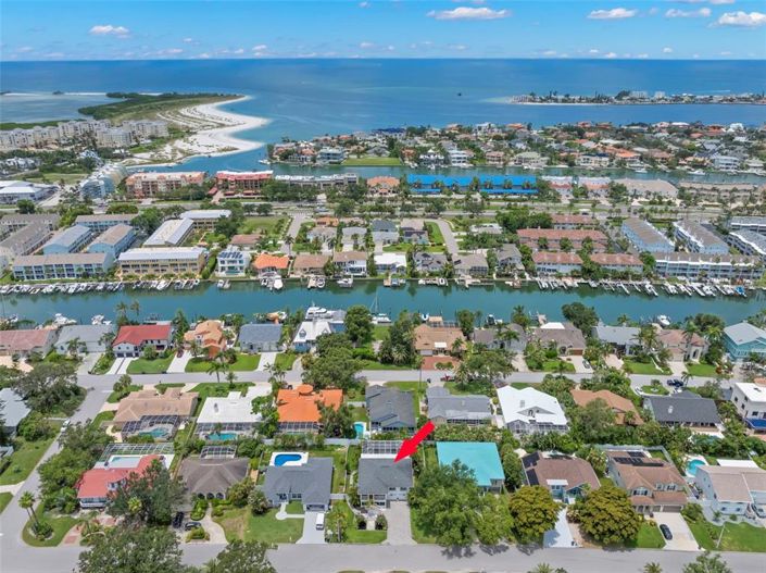 Image No.67-4 Bed Property for sale