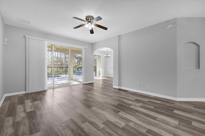 Image No.8-Propriété de 5 chambres à vendre à Davenport