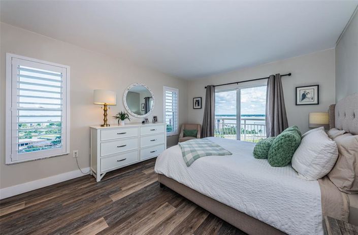 Image No.20-2 Bed Property for sale