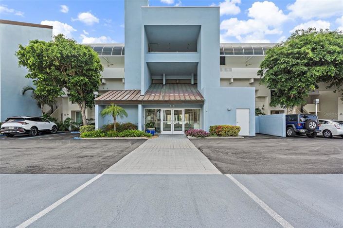 Image No.1-2 Bed Property for sale