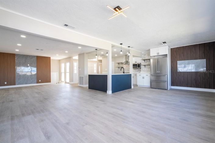 Image No.17-3 Bed Property for sale