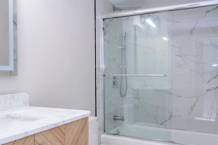 Image No.40-3 Bed Property for sale