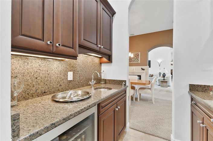 Image No.15-4 Bed Property for sale