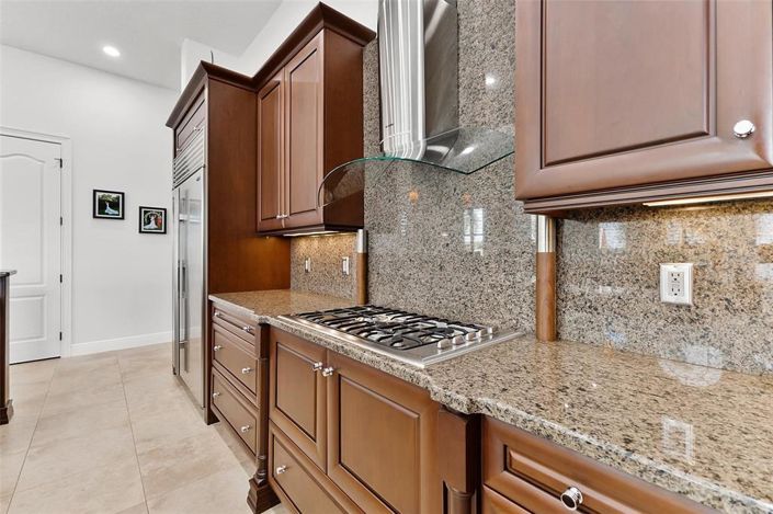 Image No.20-4 Bed Property for sale