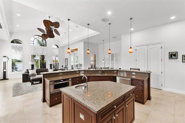 Image No.22-4 Bed Property for sale