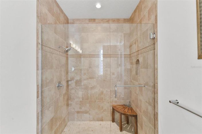 Image No.69-4 Bed Property for sale