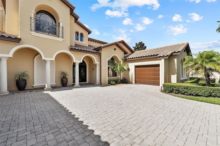 Image No.82-4 Bed Property for sale