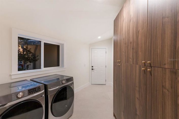 Image No.22-4 Bed Property for sale