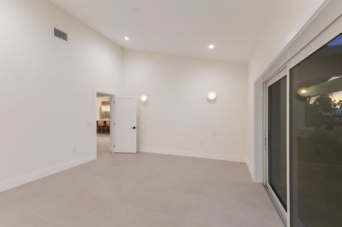 Image No.32-4 Bed Property for sale