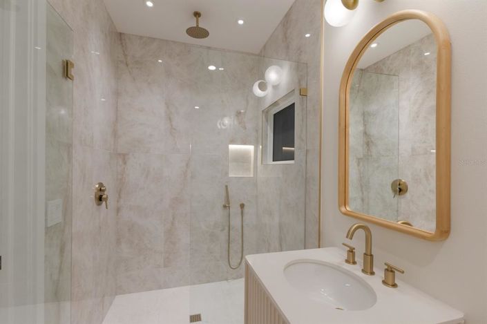 Image No.34-4 Bed Property for sale