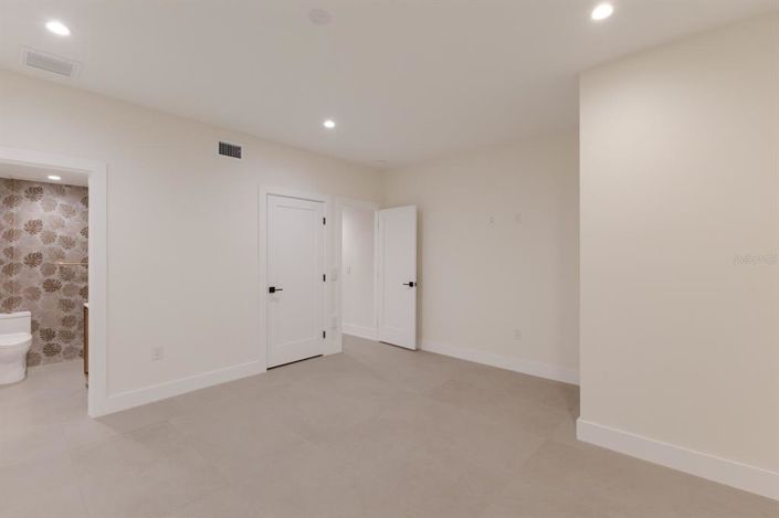 Image No.39-4 Bed Property for sale