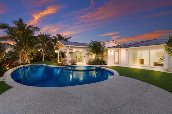 Image No.52-4 Bed Property for sale