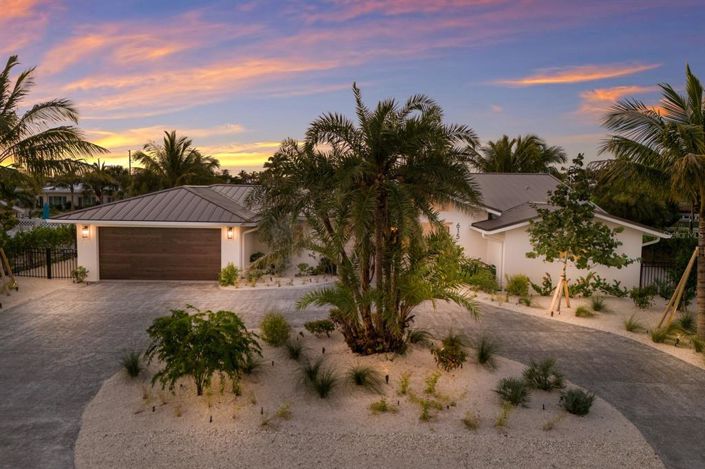 Image No.59-4 Bed Property for sale