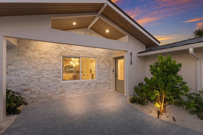 Image No.6-4 Bed Property for sale