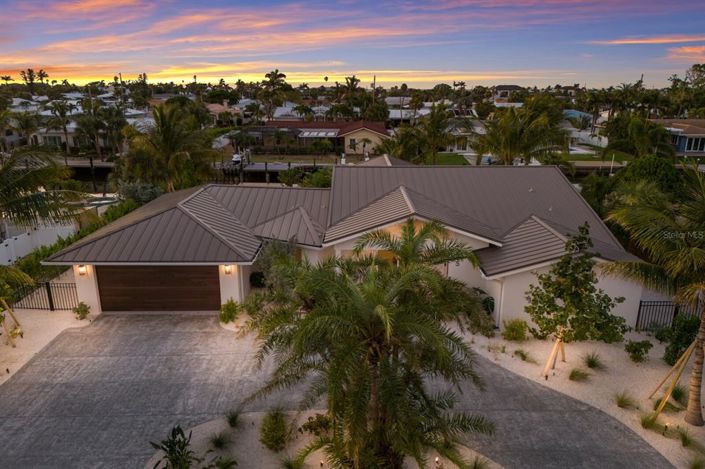 Image No.60-4 Bed Property for sale