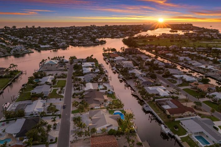 Image No.64-4 Bed Property for sale