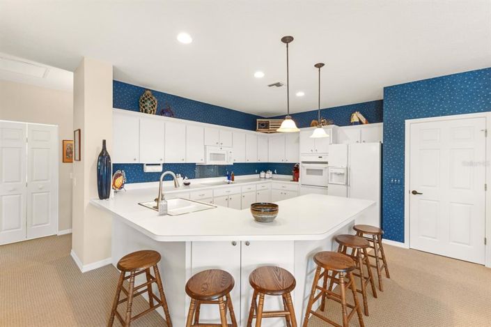 Image No.10-2 Bed Property for sale